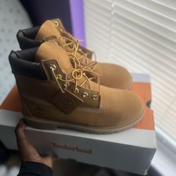 New Timberland Boots Size 6