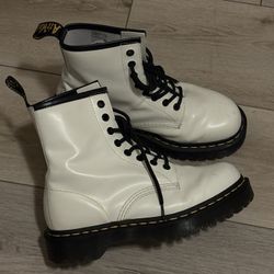 DR. MARTENS White boots