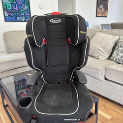 Asiento Elevador para Niño Graco – $60