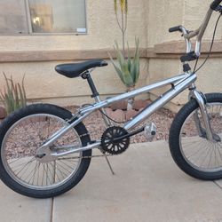 20"x2.35. MONGOOSE OLD SCHOOL VINTAGE BMX BIKE. 80'S 90'S. FRESHLY TUNE UP 👌🏼
