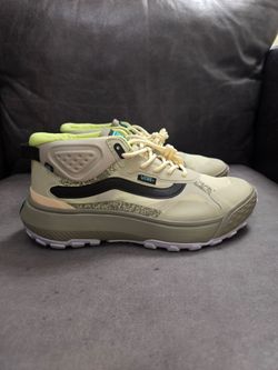 Vans MTE CrossPath Mid Beige Green Purple Hiking Trail Men 7.5 / Women 9 Shoe Natural Terrain