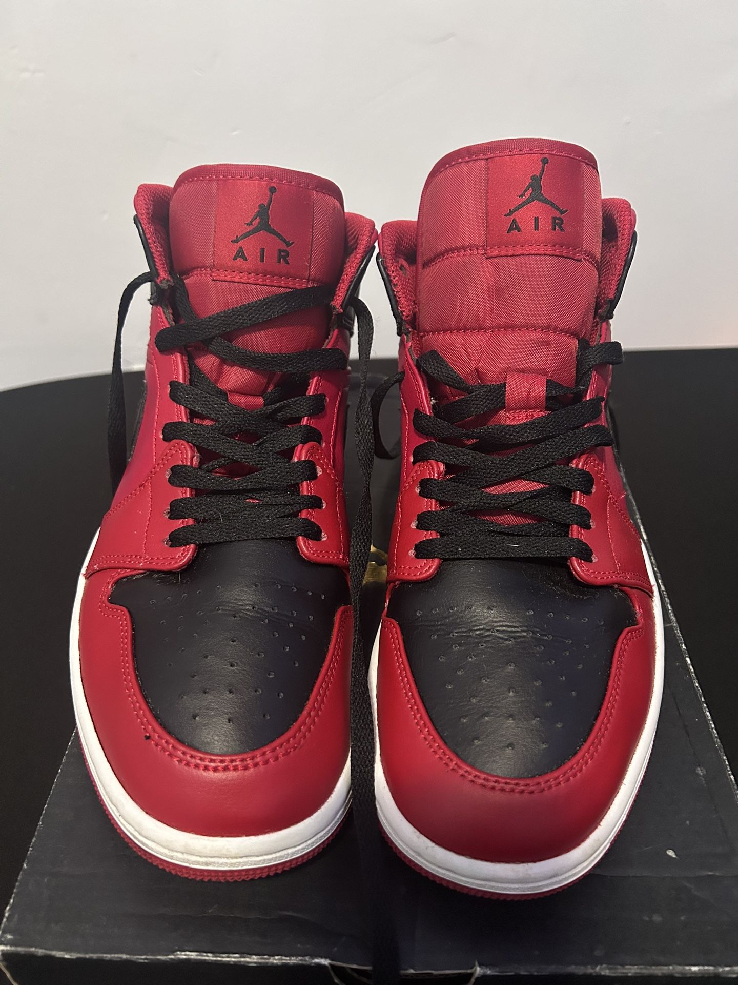AIR JORDAN 1 MID 8.5M
