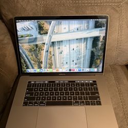 MacBook Pro 15 inch 2019 Touch Bar like new!  i9 16 GB Storage 512  GB  SSD
