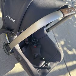 Nuna Car seat And 2 Bases 