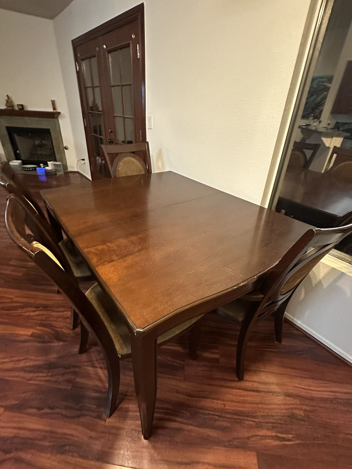 FREE! Dining room table and  4 chairs