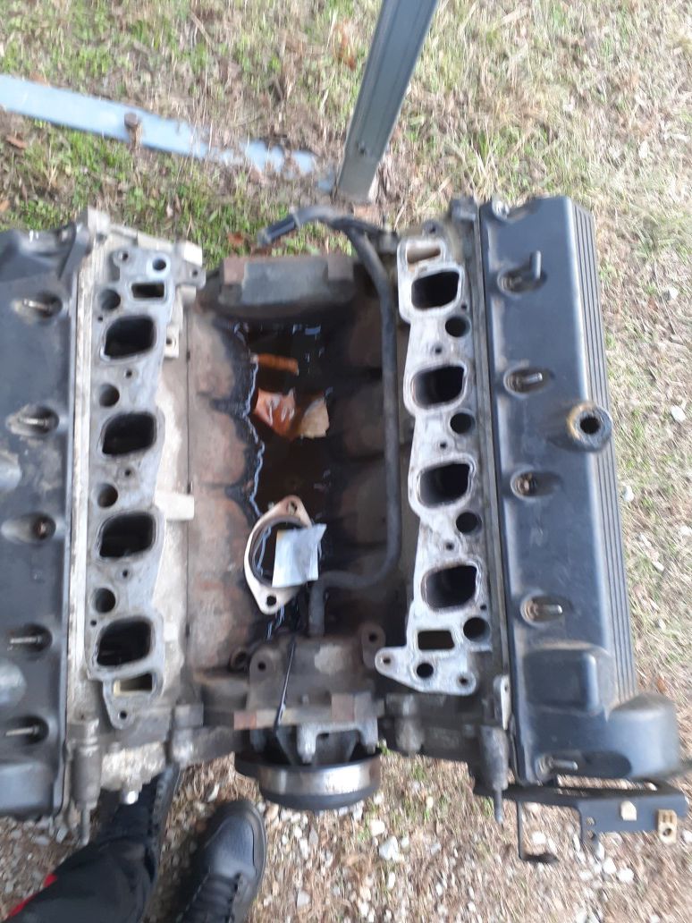 Photo 1999 mustang gt pi heads motor locked up but will sell the heads separ