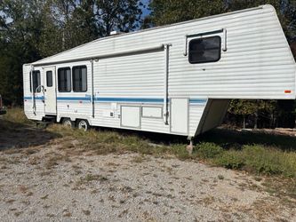 1995 prowler 5th wheel nice 👍 w ac