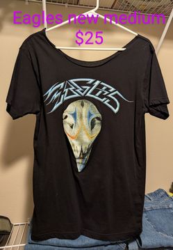 Women's Eagles Graphic Tee Medium