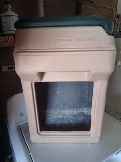 DOG FEEDER (automatic)