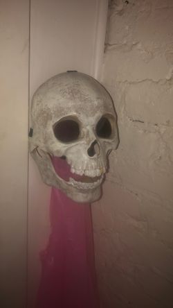Skull Mask With Moving Jaw