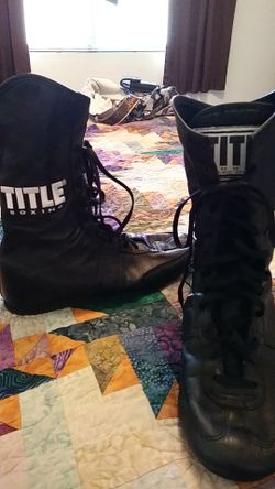 VERY VERY NICE TITLE BOXING SHOES
