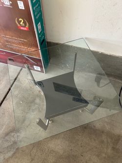 Modern Glass Top End / Side Table – 30” x 30”