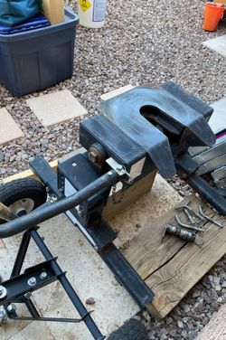 5th Wheel Hitch With Hardware