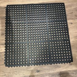 Anti-Fatigue Drainage Mat, 3' x 3' black
