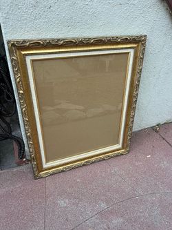 Two ornate frames 26x30” 25$ each