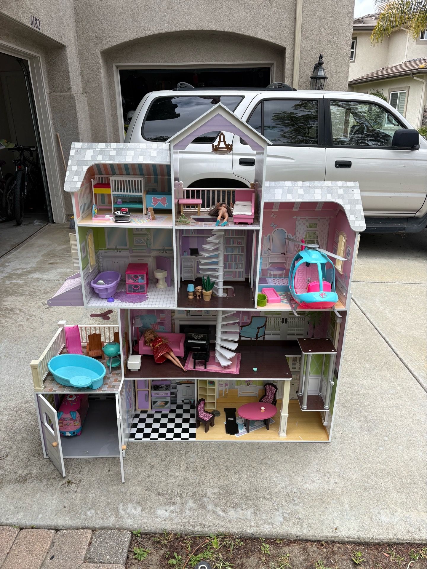 Doll Mansion