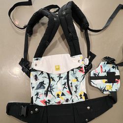 Lillebaby Complete All Seasons Baby Carrier Disney Pixar Incredibles