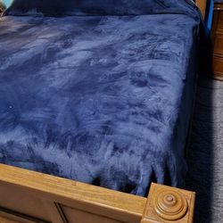 Oak Wood King Bed Still For Sale