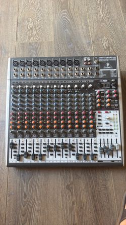 Behringer Xenyx X2442USB Mixer
