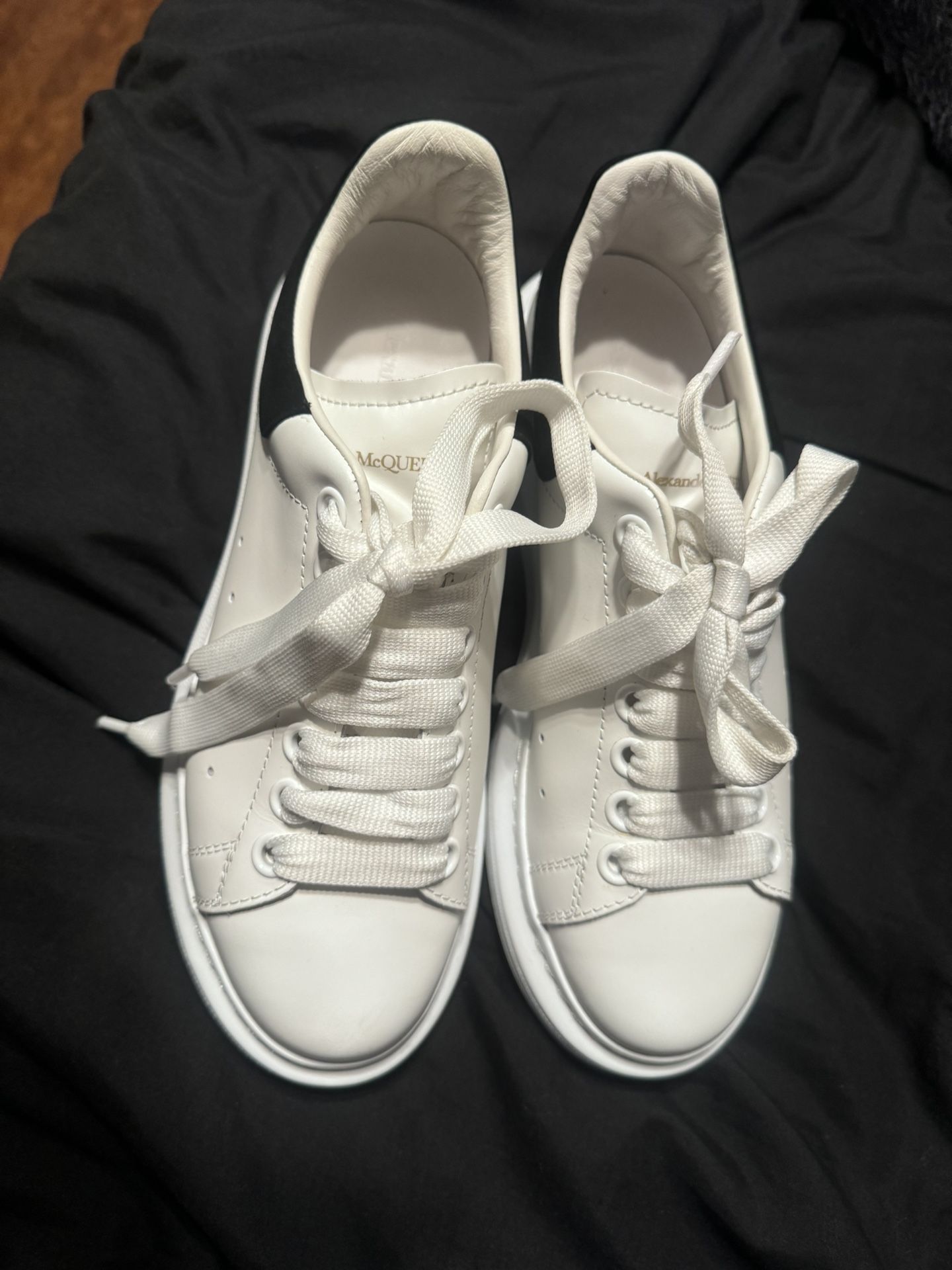 Alexander Mcqueens Wmns size 7