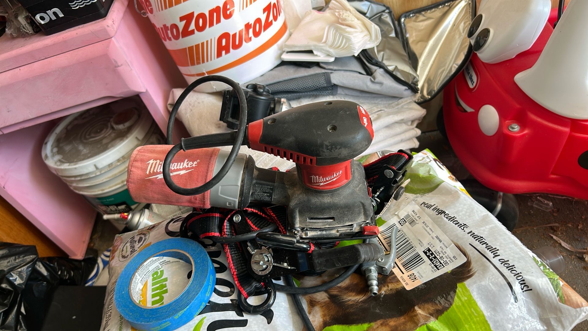 Corded Milwaukee Palm sander (square Style Paper)