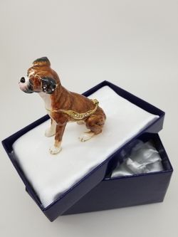 Boxer jewelry box