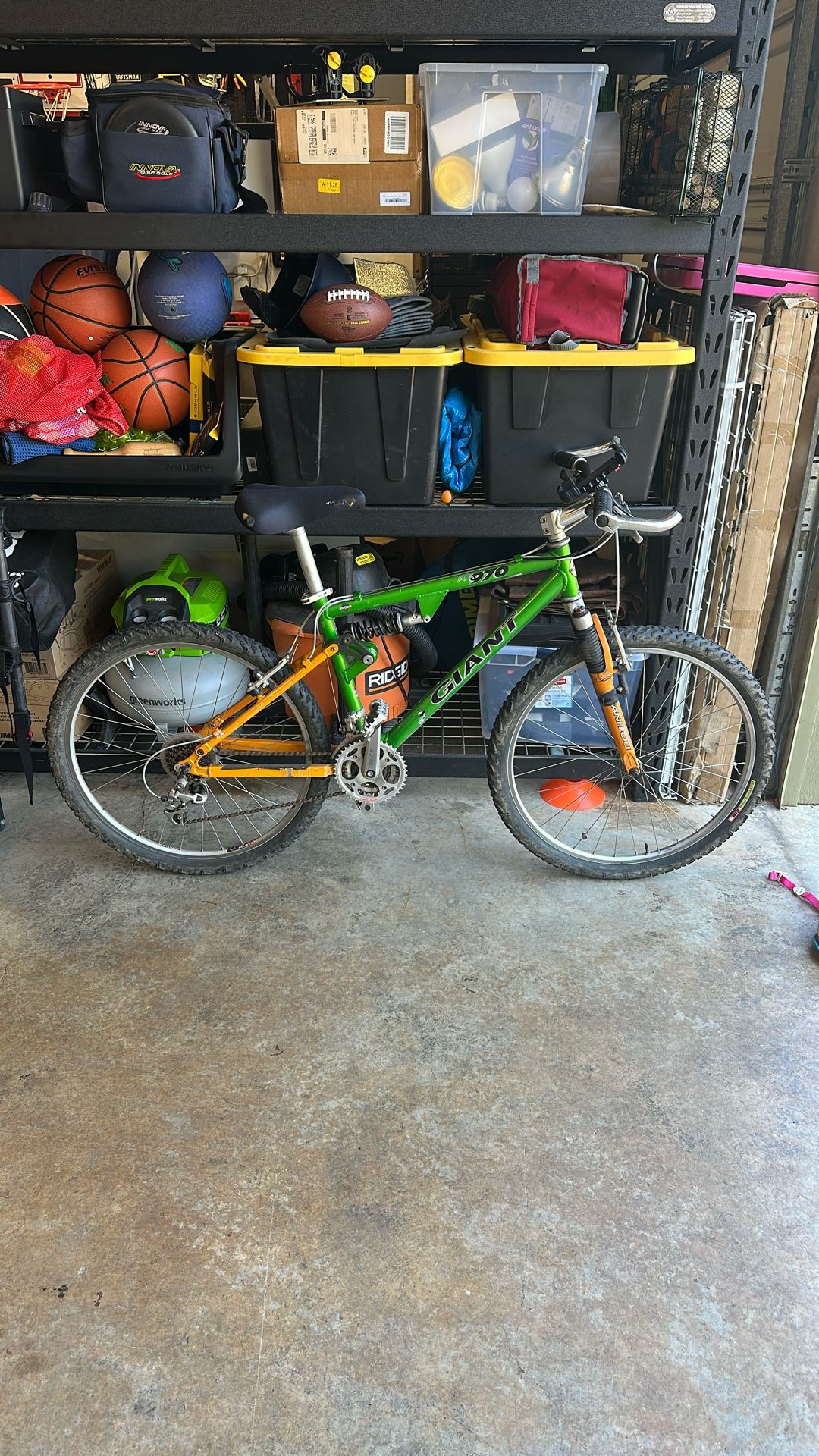 Giant ATX 90 Mountain Bike