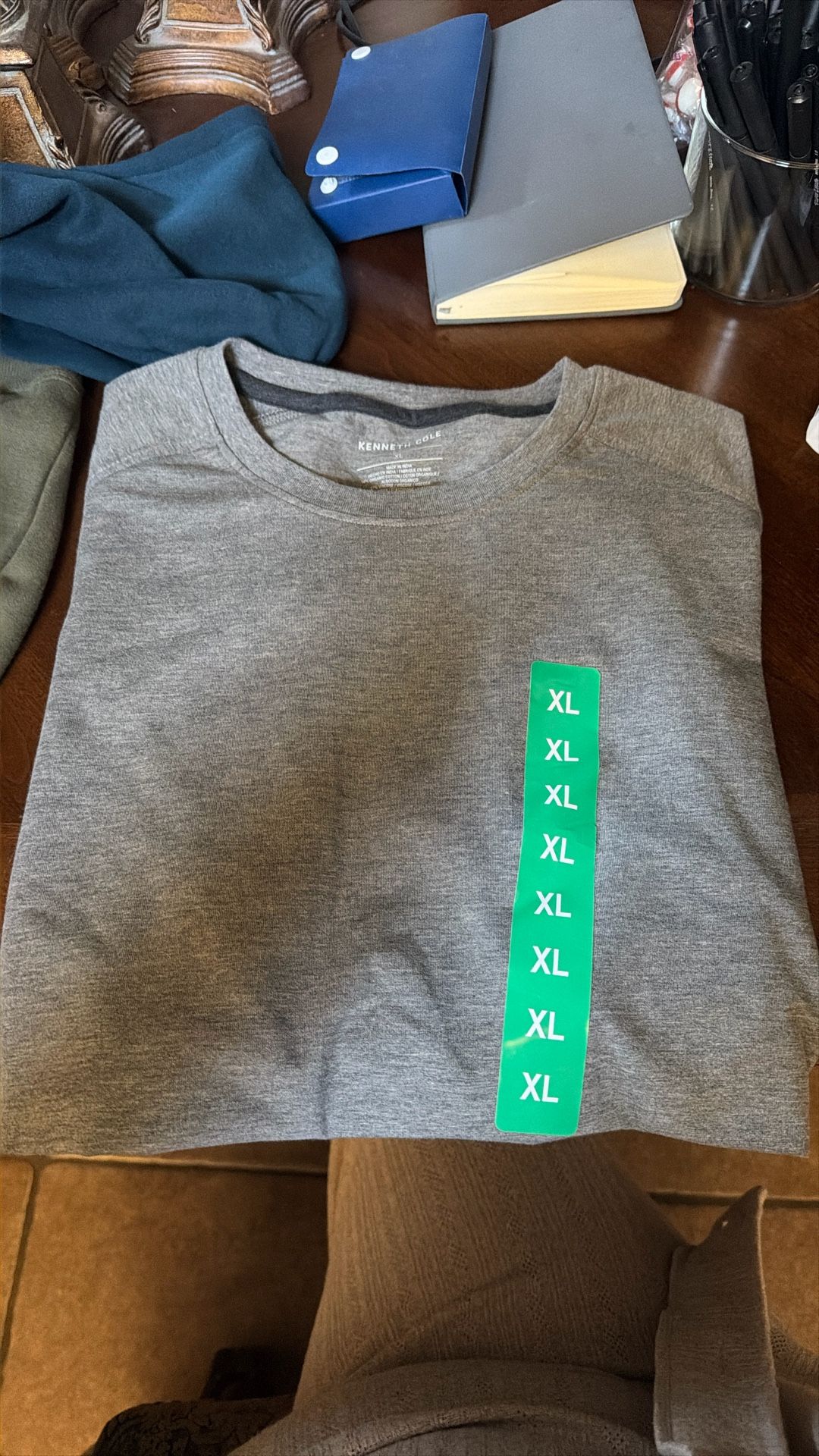 Men Kenneth Cole T shirt Size XL