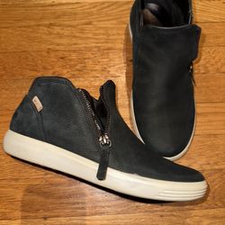Women’s Ecco Nubuck Zip Bootie