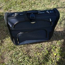 Carry On Suitcase For Suit/ Dresses