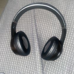 Beats On-ear solo 4 used like new