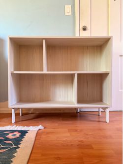Bookshelf / TV stand