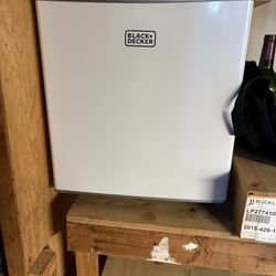 Black Decker Mini Fridge 