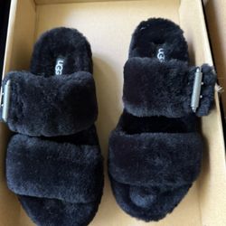 UGG fluffy Slide Sandals  Size 6 Woman's New In Box