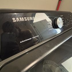 2023 Like New Samsung Smart Washer & Dryer Set – Excellent Condition