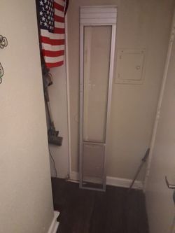 DOGGY DOOR