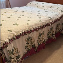 New Comforter And Shams No Packaging As It Was Used For Staging 