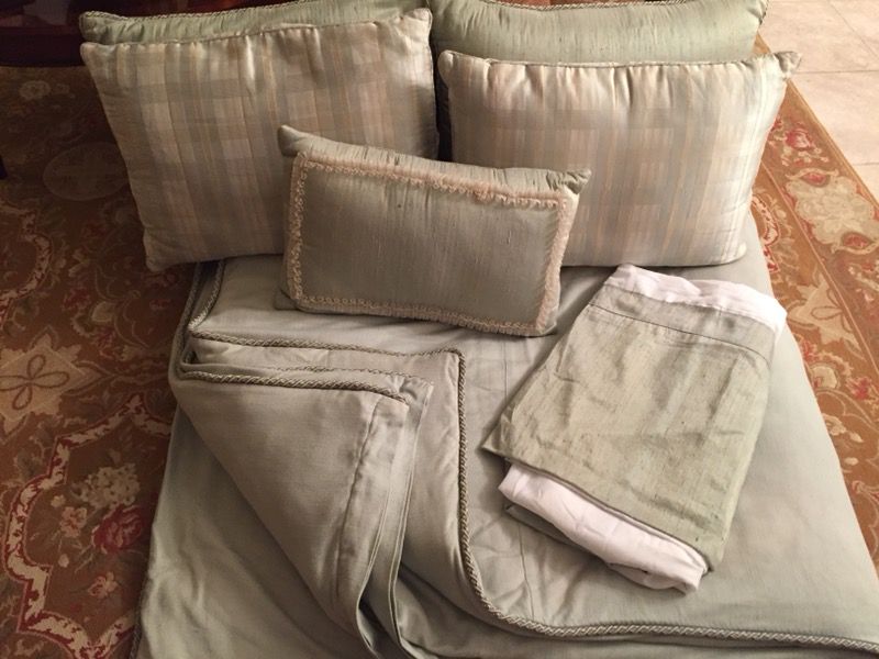 Custom queen comforter duvet set $2800 new/ sale 995.00 OBO. ..(Note "NO" Furniture included)