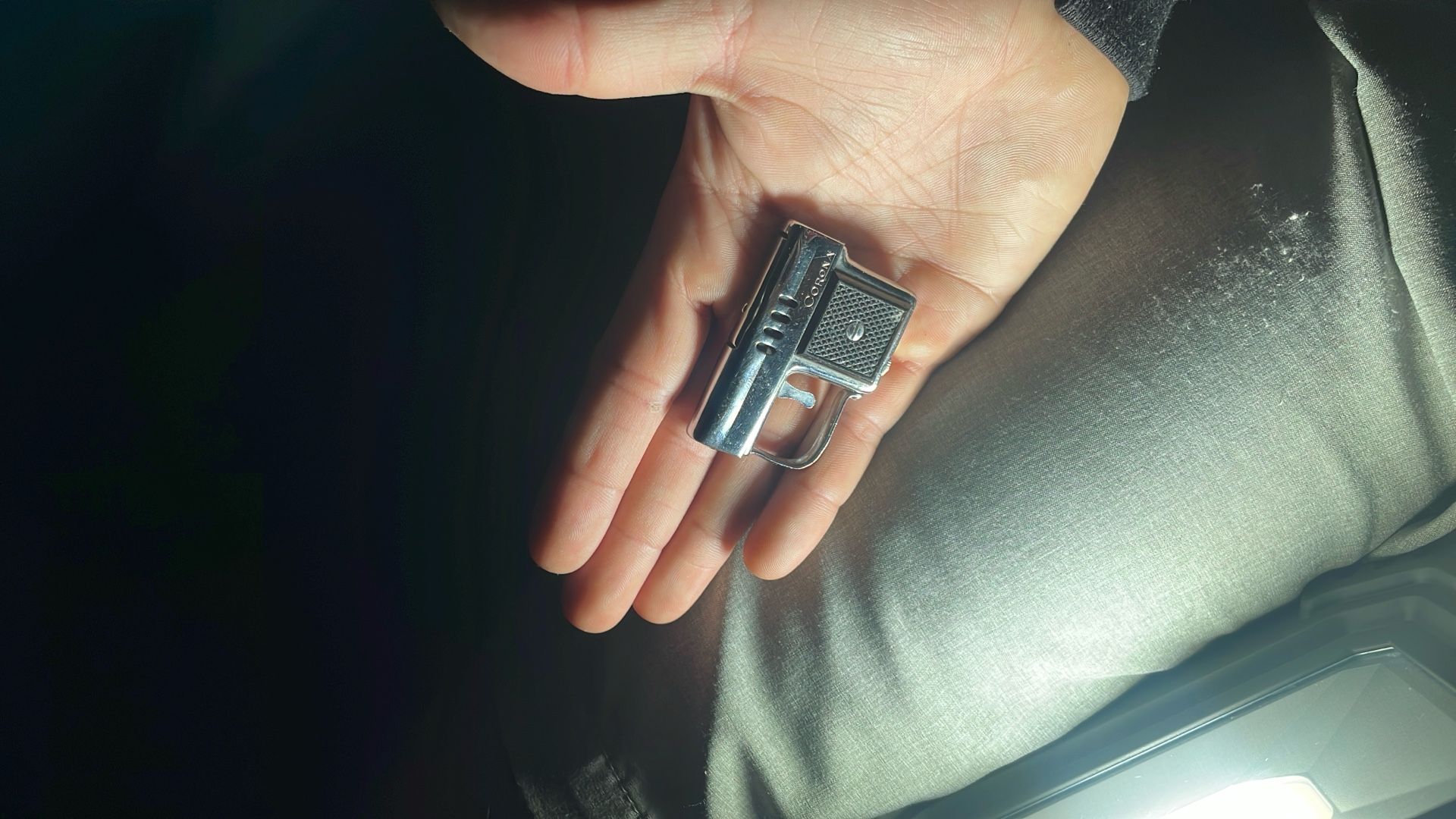 CORONA MINIATURE GUN PETROL POCKET LIGHTER. SILVER METAL. JAPAN. 1950'S