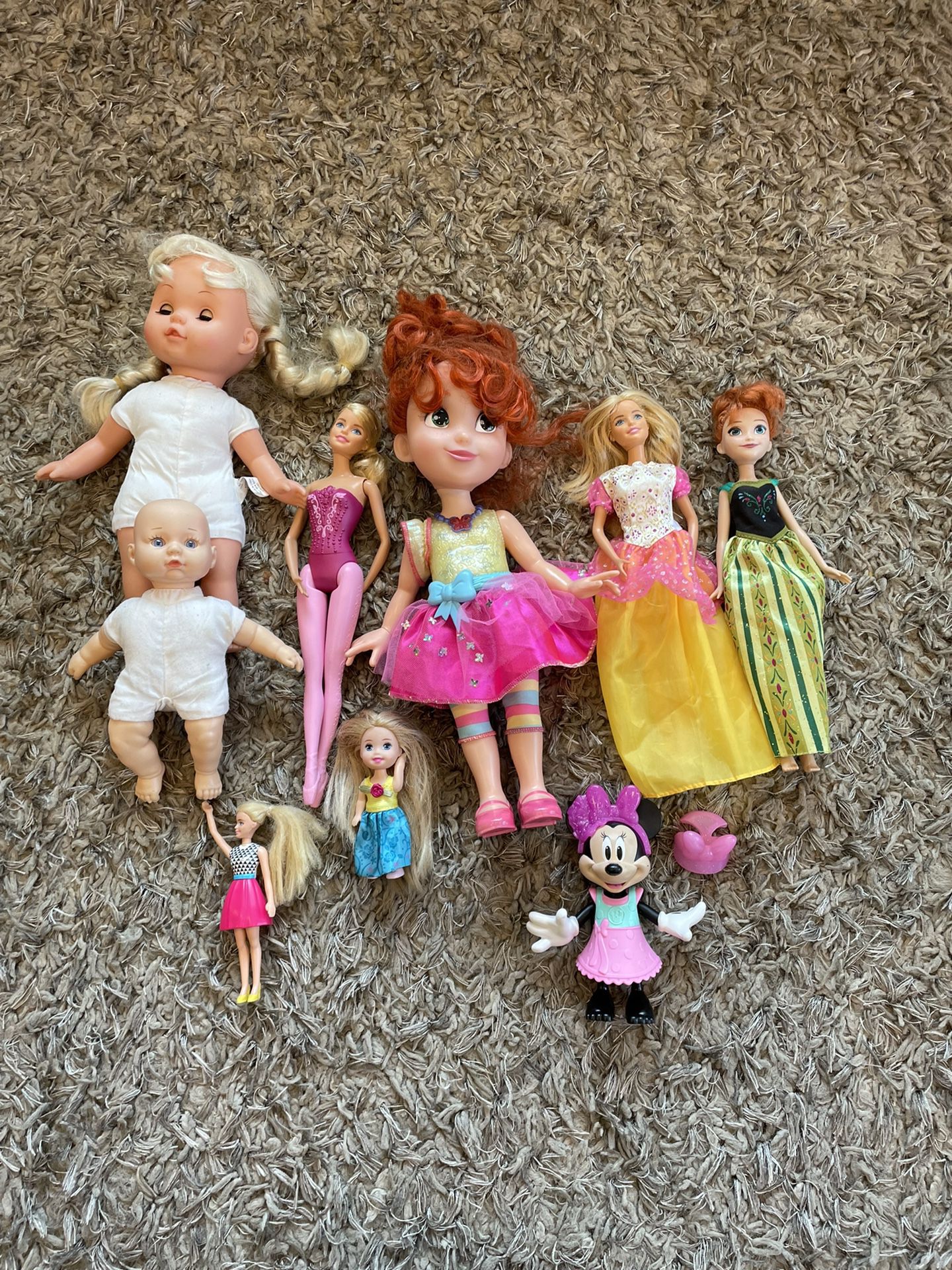 9 Dolls For $5 Total- Fancy Nancy, Anna Frozen, Barbie, Minnie Mouse