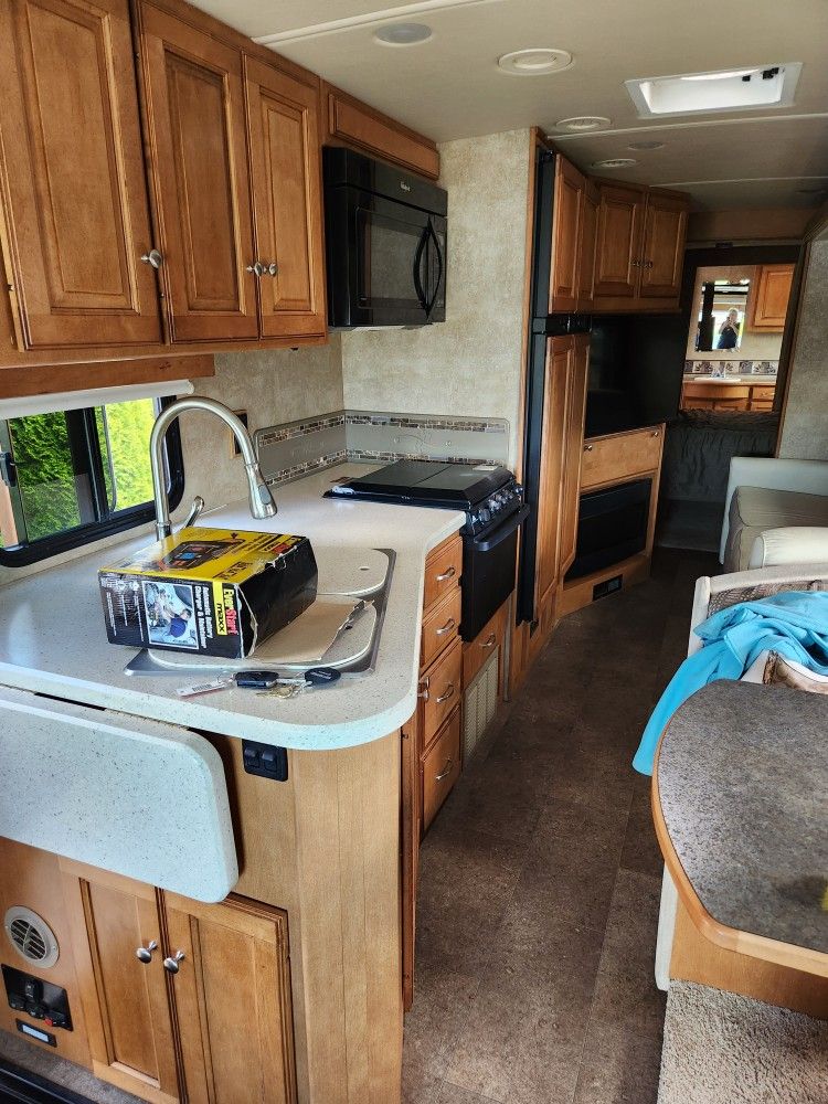 2016 Winnabago Vista Lx 35 Ft