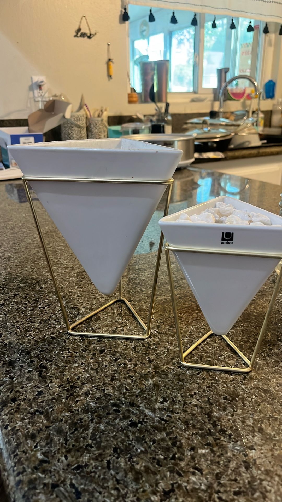 2 Triangle Decorations 