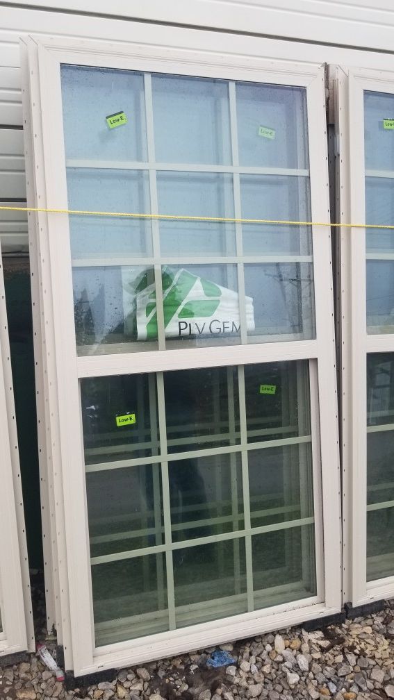36x72 brand new vinyl windows only 110each 10 available for Sale in