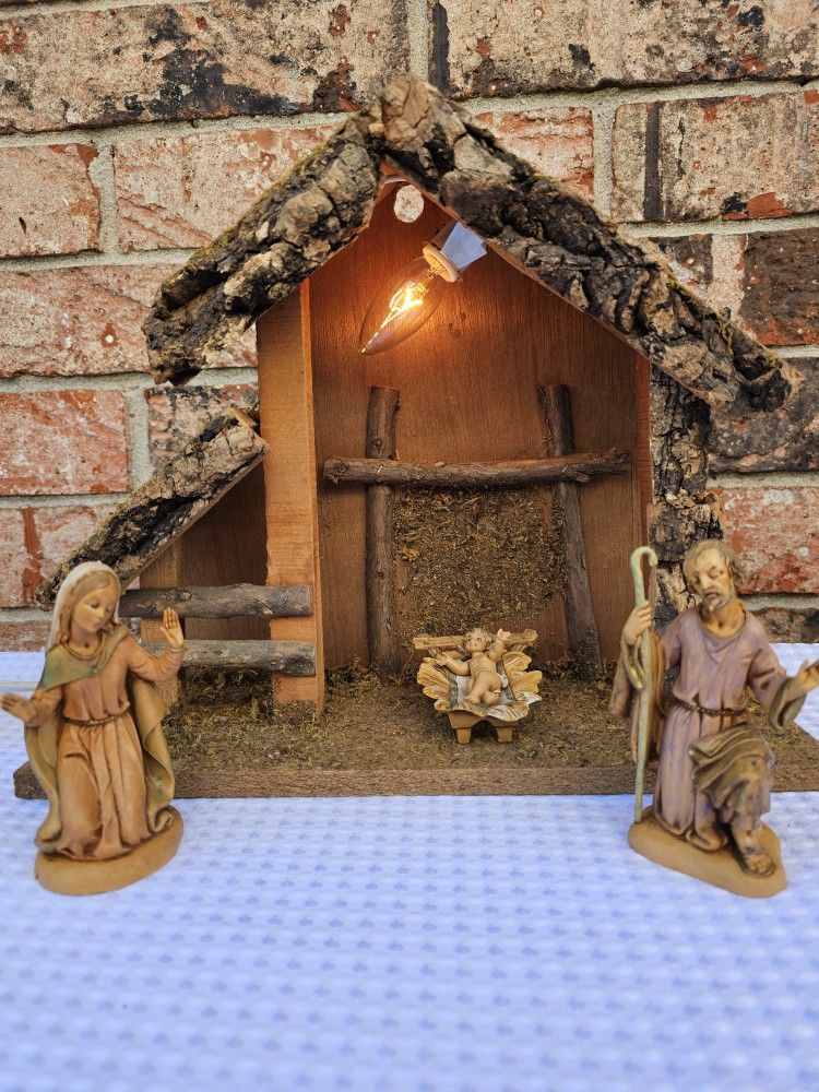 Vintage Fontanini Nativity Set And Stable Creche 1983 Depose Italy 5 PC Set