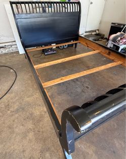 Queen Size Bed Frame !