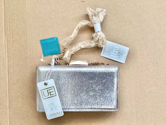 NEW Silver Clutch Evening Handbag Crossbody Bag Urban Expressions w/ Tags