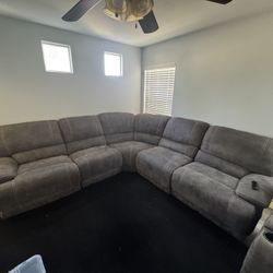 Sectional Gray Couch Reclines 