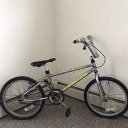 90s   Mongoose Menace BMX Bike