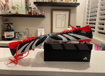 Adidas Predator - Soccer Cleats New - size 10