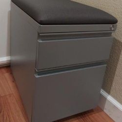 3x Grey Mobile File Cabinet Pedestal Matching Locking  With Keys  Delivery Possible